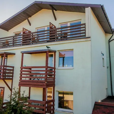 Проживание в семье Goscinne *